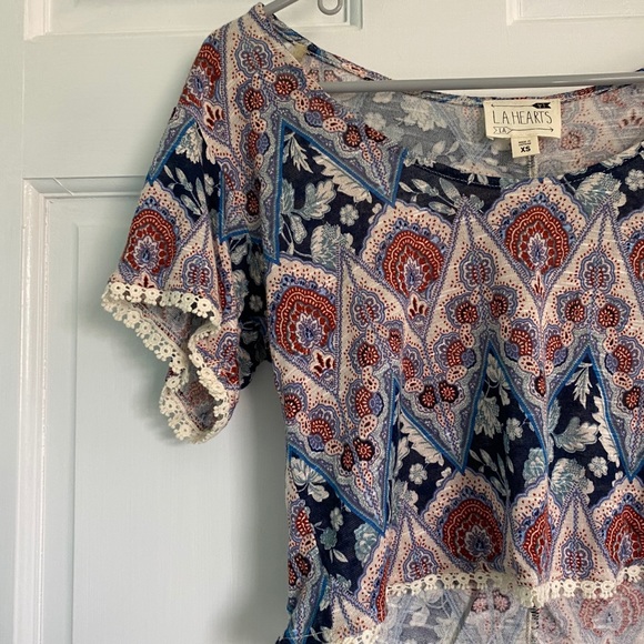 Patterned Crop Top - Picture 3 of 4